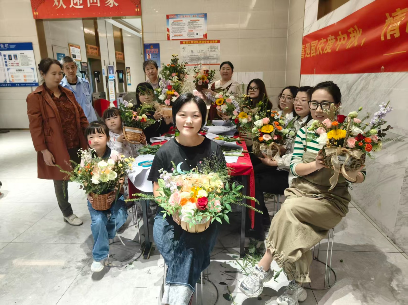 鼎鑫中心中秋插花映团圆 爱国电影贺华诞