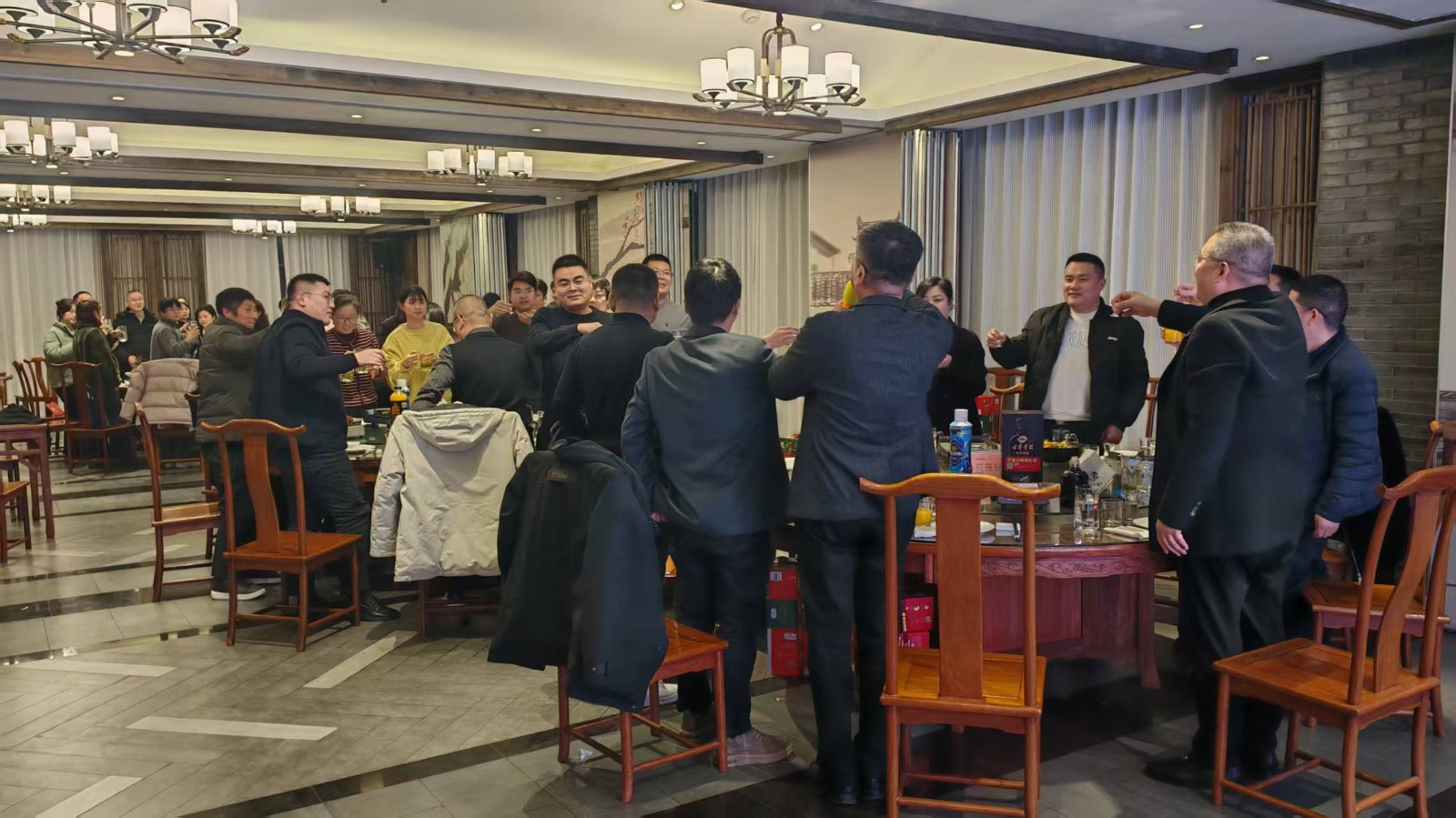 鼎力同心  鑫耀未来 ——2026年鼎鑫集团表彰迎新会圆满落幕